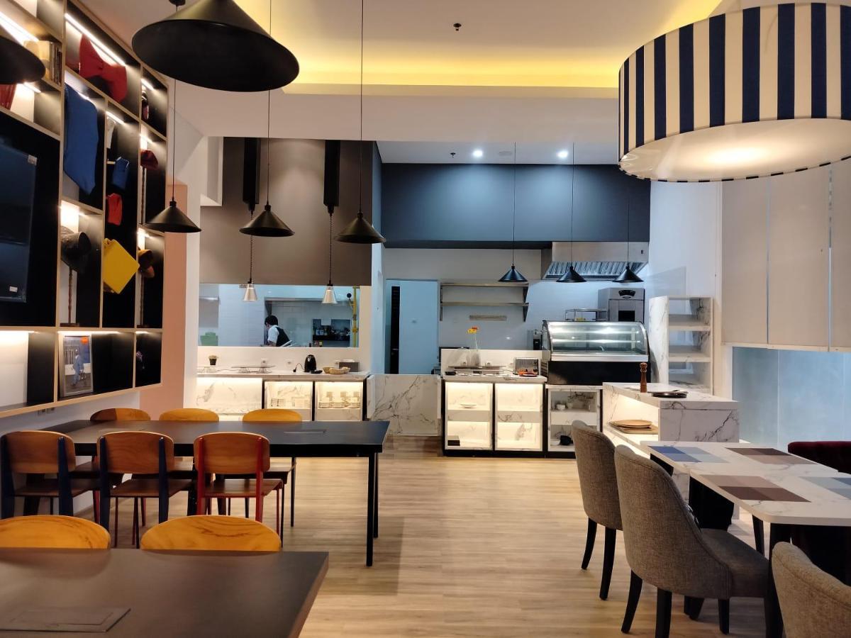 Hotel Moritz Biz Gandaria Jakarta Exterior foto