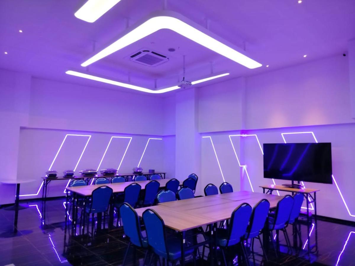 Hotel Moritz Biz Gandaria Jakarta Exterior foto