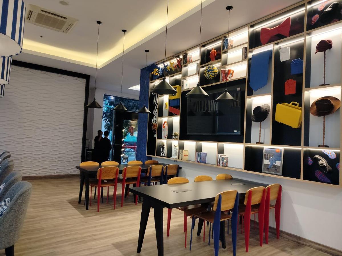 Hotel Moritz Biz Gandaria Jakarta Exterior foto