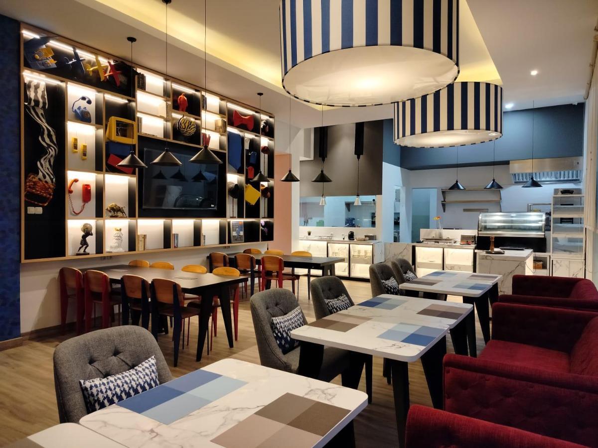 Hotel Moritz Biz Gandaria Jakarta Exterior foto