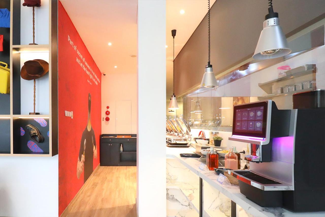 Hotel Moritz Biz Gandaria Jakarta Exterior foto